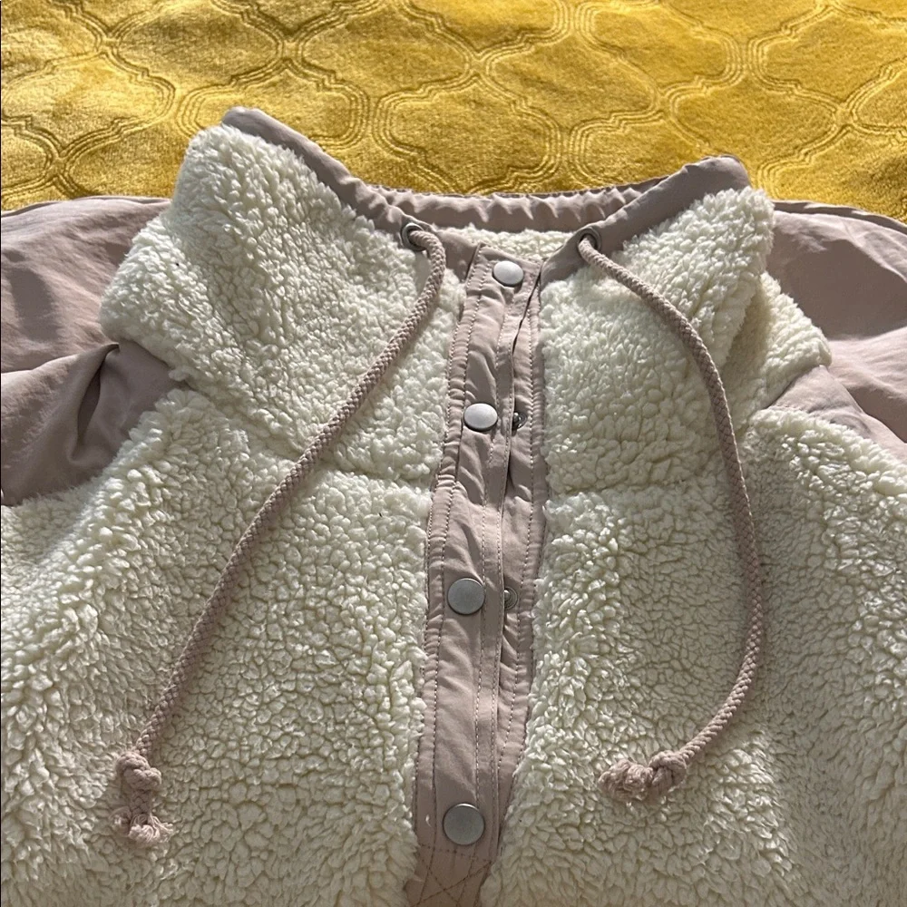 Beige Sherpa Jacket by Anthropologie, size Small daily practice - Picture 3 of 10